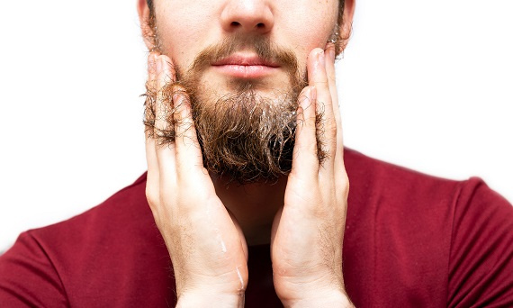 Dlaczego warto stosować oddzielny szampon do brody?